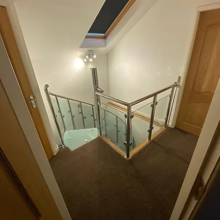 Lovely 2 Bed House In Ferienhaus *